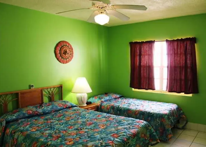Banana Hotel 3*