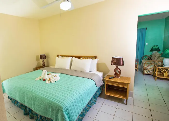 Banana Hotel 3*