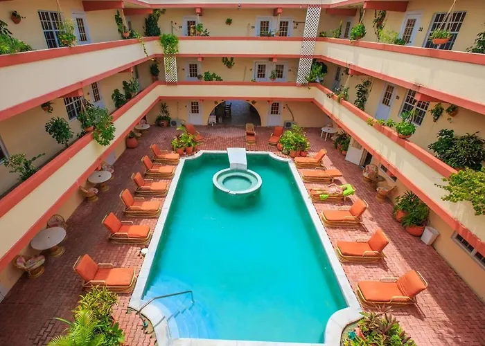 Hotel Banana 3*